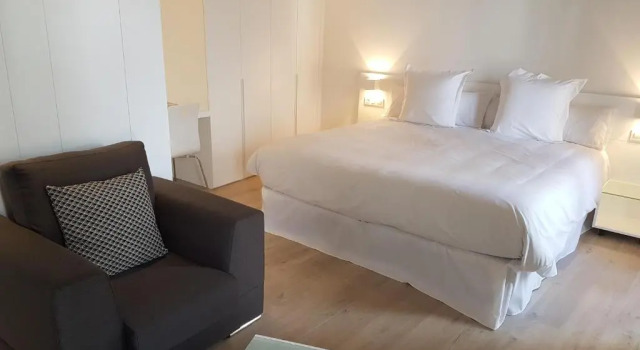 Полулюкс Deluxe Hotel Montes