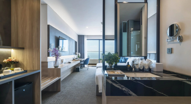 Номер Deluxe Wyndham Garden Legend Halong