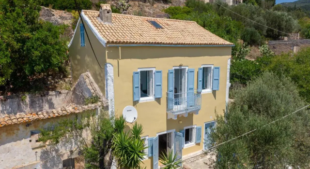 Architect's House (100 meters from Assos beach)