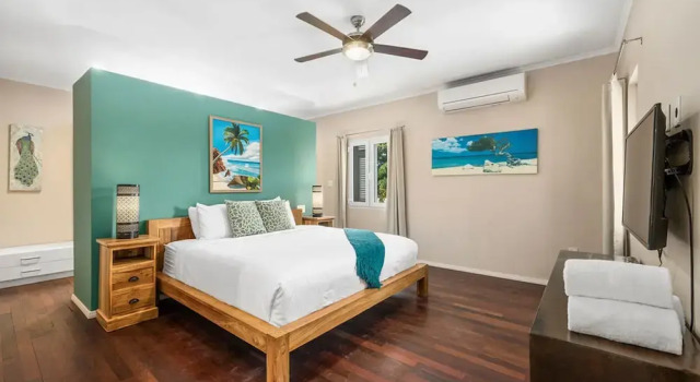 Amazing 4BR 3BA Villa Palm Beach w NEW Pool, Đặt Biệt thự Nhà tranh ở Palm Beach., Nhà tranh