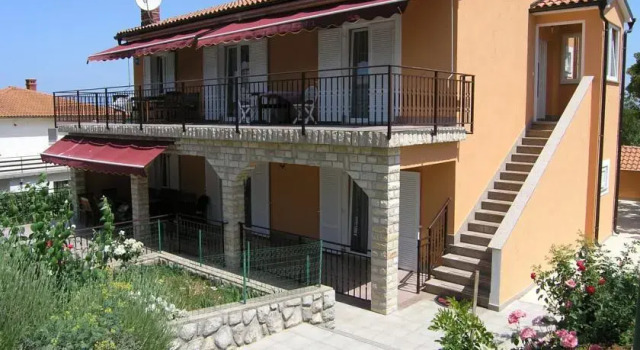 Apartments Trsina, Забронировать Апартаменты/квартира Крк остров Крк, рядом с Krk Harbour