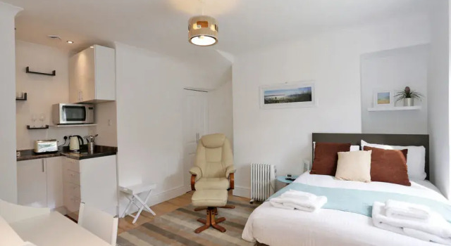 Virtue Apartments - Holburn, Забронировать Апартаменты/квартира Отели Абердина с парковкой, рядом с St Mary's Cathedral, Парковка