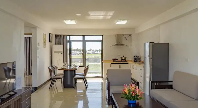 Апартаменты с 4 комнатами с балконом Ocean Breeze Apartment Hotel