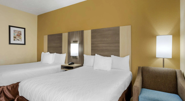 Четырёхместный номер Standard Best Western Plus Springfield Airport Inn