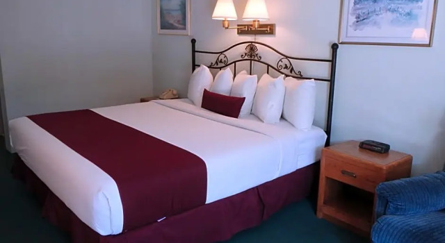 Номер Standard Americas Best Value Inn Saint Ignace