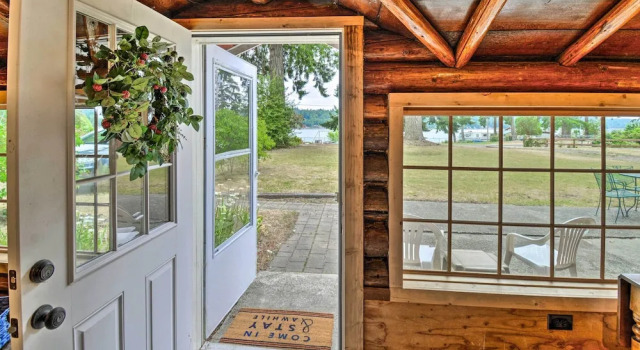 Коттедж Wheelchair-accessible Belfair Cabin w/ Patio!
