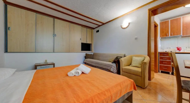 Студия Olive Garden Apartments