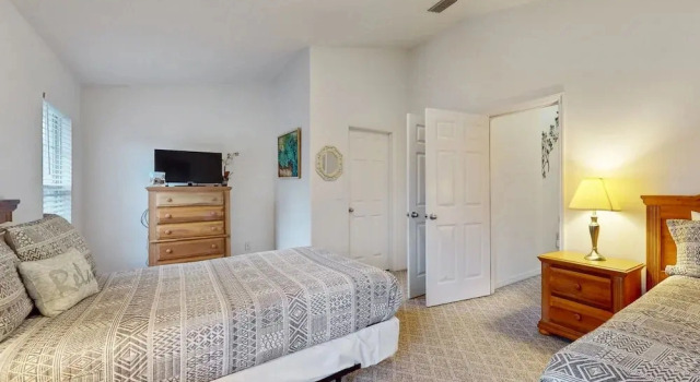 Spacious Townhome With Shared Pool Near Golf, Marinas, & Restaurants