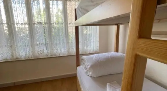 Четырёхместный номер Standard Battuta Hostel