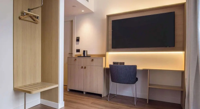 Двухместный семейный номер Standard Hampton By Hilton Locarno