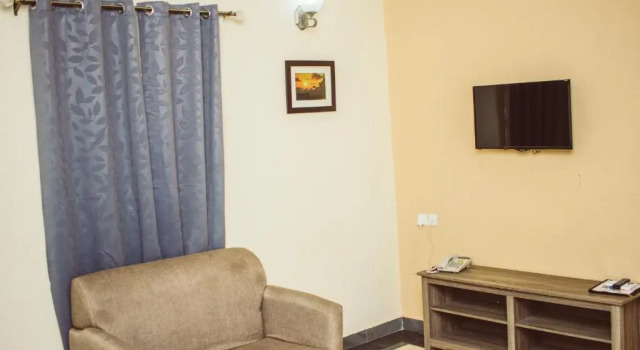 Люкс Deluxe Residency Hotels Enugu Independence Layout