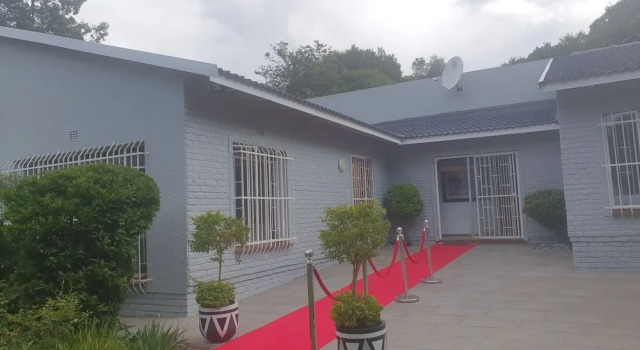 Ouklip Place Hotels, Book Hotel Hoteller i Roodepoort med pool, Swimmingpool