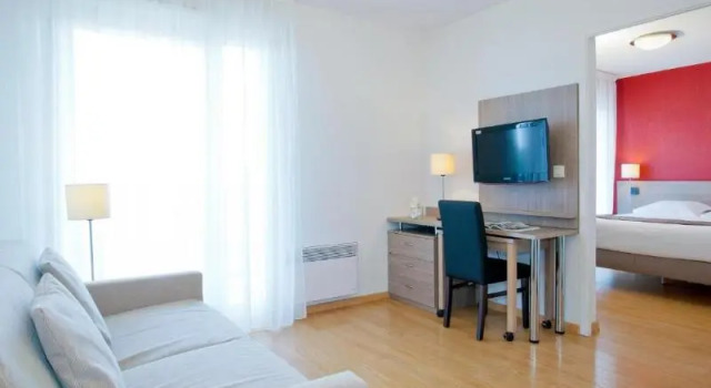 Апартаменты c 1 комнатой с балконом Séjours & Affaires Genève Gex Les Rives Du Léman