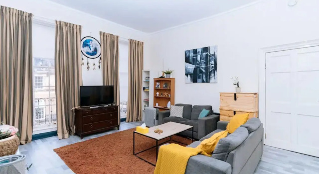 Апартаменты Bright High-ceiling 2BD Flat - Central Edinburgh!