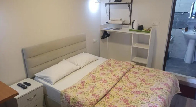 Двухместный номер Standard с балконом Ena Serenity Boutique Hotel