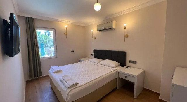 Вилла Moonshine Hotel & Suites