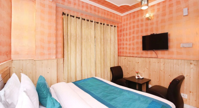 OYO 10411 Home Family Suite Panthaghati Shimla