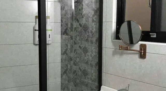 Tainan Yu Pin Ju B&B, Забронировать Отель «постель и завтрак» Отели Тайнань с парковкой, рядом с Национальный университет Чэн-Кун, Парковка