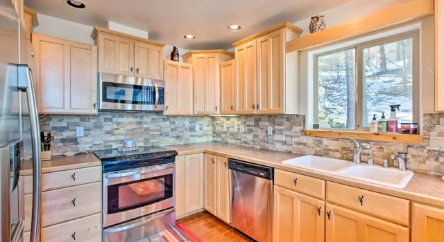 Коттедж Stunning Angel Fire Home w/ Views: 3 Mi to Slopes