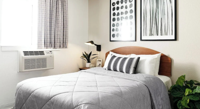 Номер Standard InTown Suites Extended Stay Huntsville AL - NASA