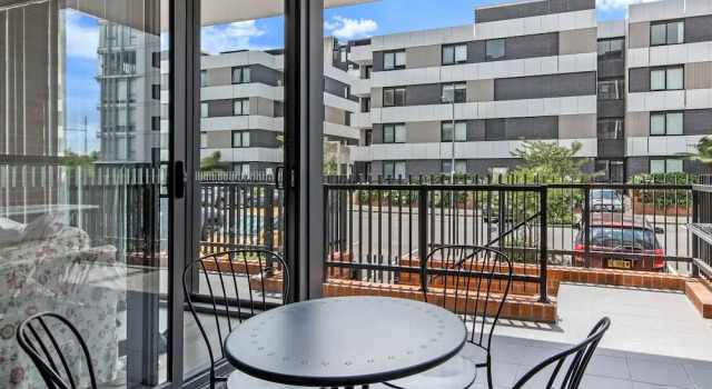 Kozyguru | Penrith | 2 Bed 2 Bath Apt Free Parking, Забронировать Отель Пенрит Sydney Region, рядом с Aqua Golf