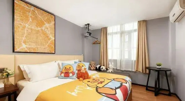 Тент Local Hotels (Guangzhou Jiangnanxi Changgang Road Metro Station)