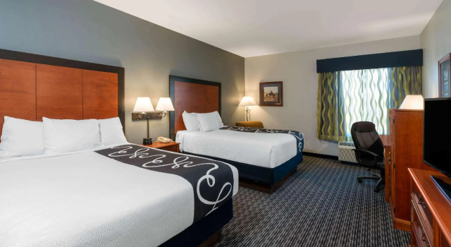 Четырёхместный номер Standard La Quinta by Wyndham Rifle
