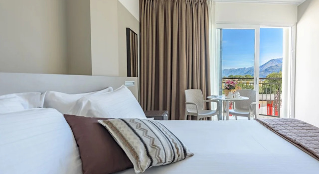 Двухместный номер Standard с балконом и с видом на горы Hotel Vischi