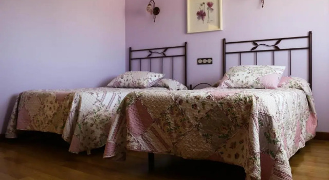 Casa rural Ermita 1 y 2, Buchen Sie Hotel Sasamon Kastilien-León
