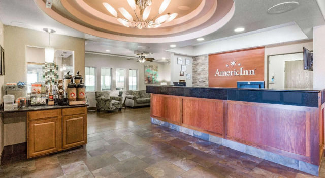 Номер Standard AmericInn by Wyndham Des Moines Airport
