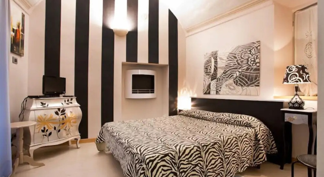 Люкс с балконом Loris Inn