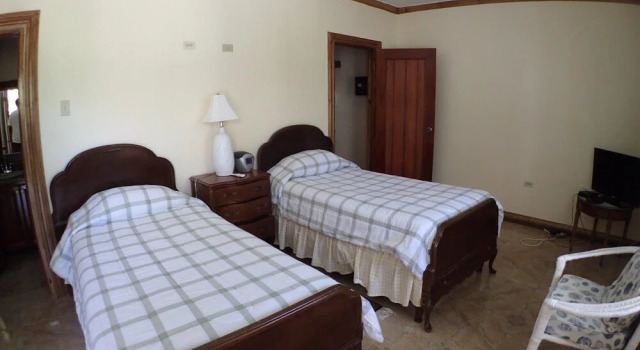 Summerhill Villa, Забронировать Вилла Отели Монтего-Бэй с парковкой, Парковка