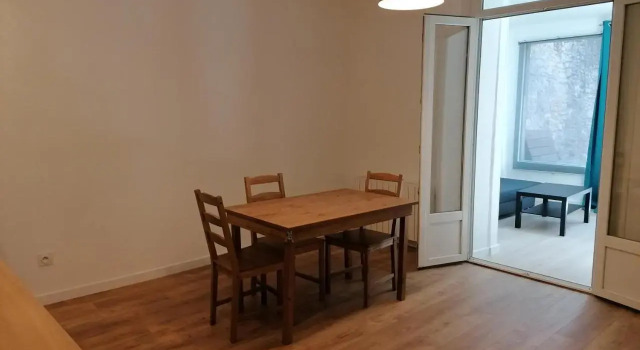 Joli F2 avec jardin, Забронировать Отель Монпелье Hérault, рядом с Торговая палата Hôtel Saint-Côme