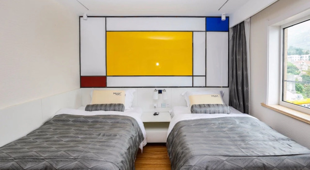 Qingdao Lohas Home Hotel