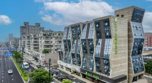 Ibis Styles Hangzhou Fuyang Fuchunjiang, Book Hotel Fuyang Zhejiang