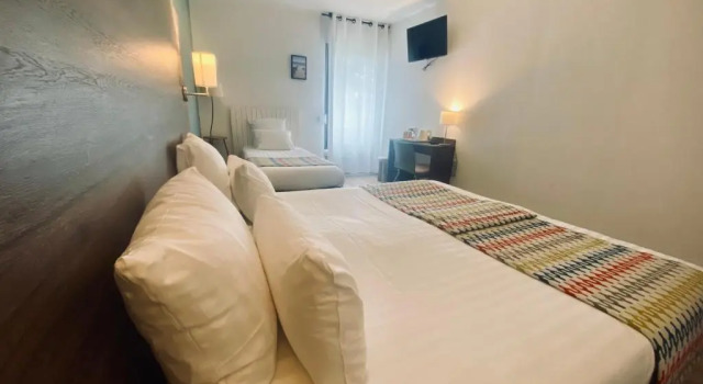 Трёхместный номер Standard Hotel du Trégor
