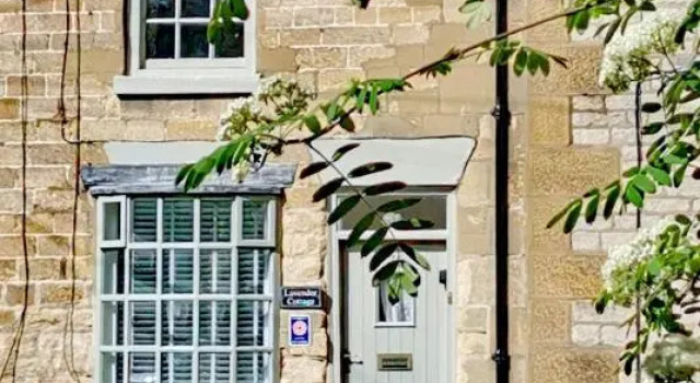 Lavender Cottage, Grade 2 Listed Period Stone Built Cottage In Pickering, North Yorkshire, Забронировать Дом для отпуска Отели Северного Йоркшира с парковкой, Парковка