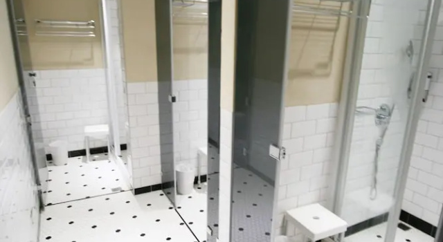Одноместный номер Standard с красивым видом из окна NK Hostel
