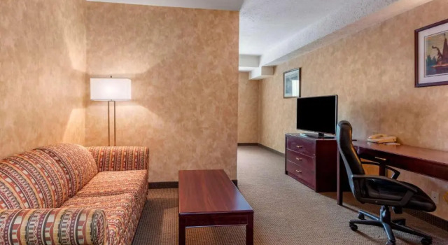 Семейный люкс Comfort Inn