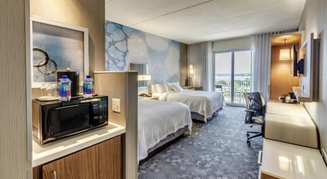 Четырёхместный номер Standard с видом на воду Courtyard by Marriott St. Petersburg Clearwater/Madeira Beach