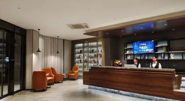 Quanqi Qingju Hotel (Danyang Railway Station Glasses City)
