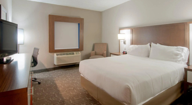Двухместный номер Standard Holiday Inn Express Hotel & Suites Spence Lane by IHG