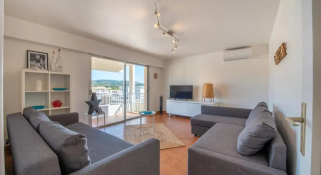 Apt with Pool 10 Min From the Beach, Забронировать Отель Отели Сент-Максима с бассейном, Бассейн