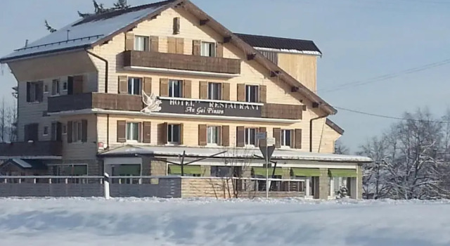 Hotel Restaurant LE YETI, Забронировать Отель Ле-Русс Jura Mountains