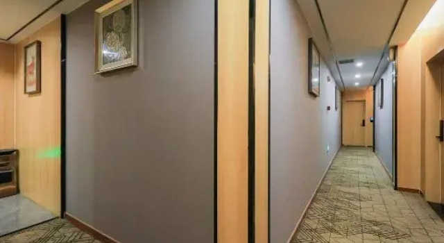 Yi Lian Hotel, Prenota Hotel Hotel a Sichuan con parcheggio, Parcheggio