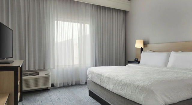 Двухместный люкс City Express by Marriott Houston Intercontinental Airport