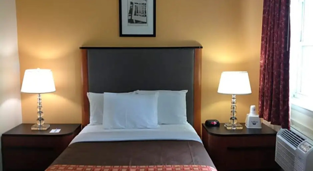 Номер Standard Media Inn & Suites