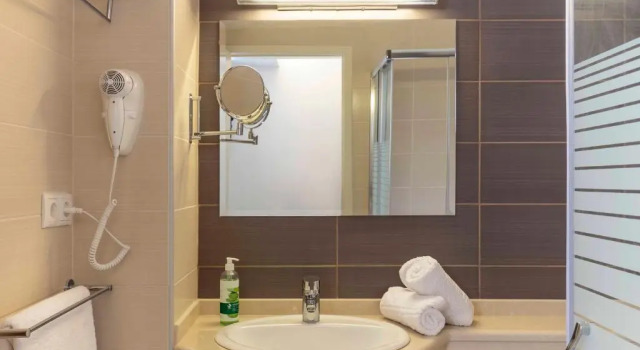 Четырёхместный номер Standard с балконом Hippocampus Boutique Hotel