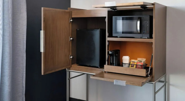 Четырёхместный номер Standard с балконом Courtyard by Marriott Sand City Monterey