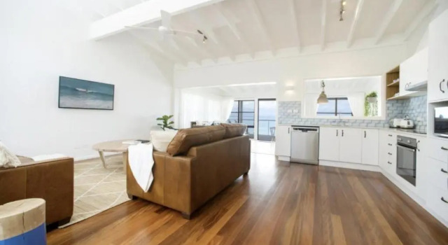 Fuller Holidays - Jane's on Wategos Villa 1, 37 Marine Parade - 3 Bed Villa, Забронировать Вилла Виллы Байрон-Бей, Вилла